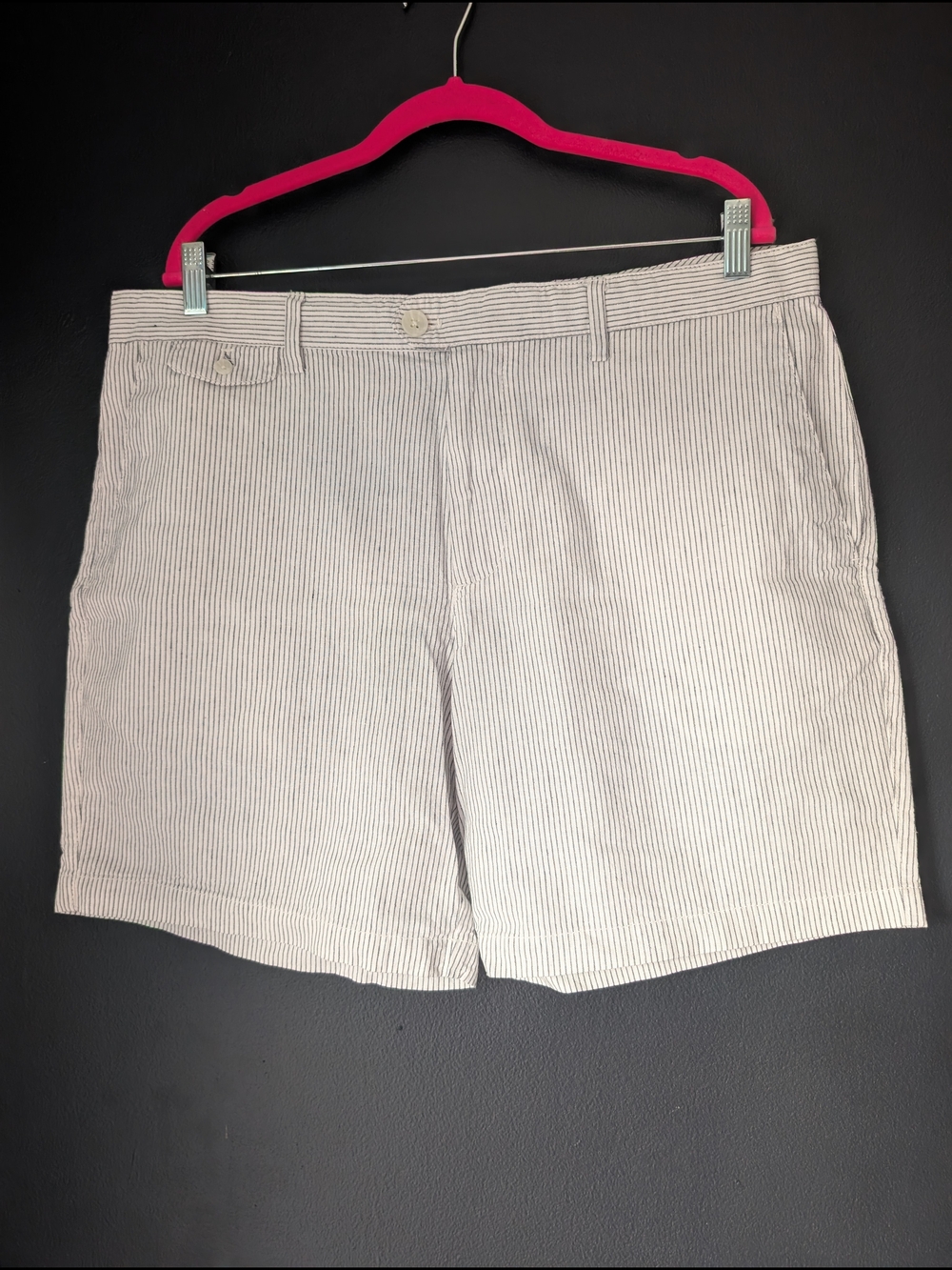 Banana Republic Men's XL White Pinstripe Shorts